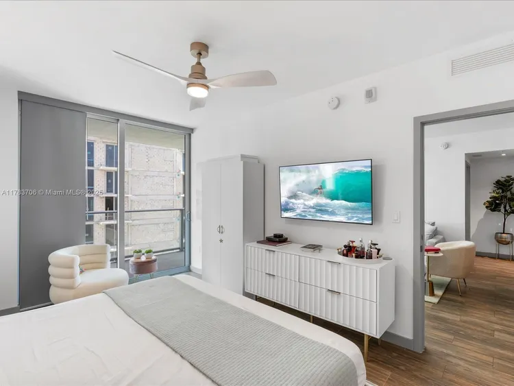 Le Parc at Brickell #714 image #20