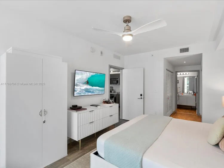 Le Parc at Brickell #714 image #21