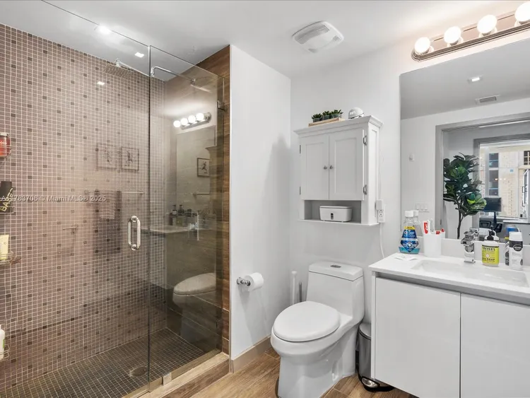 Le Parc at Brickell #714 image #24