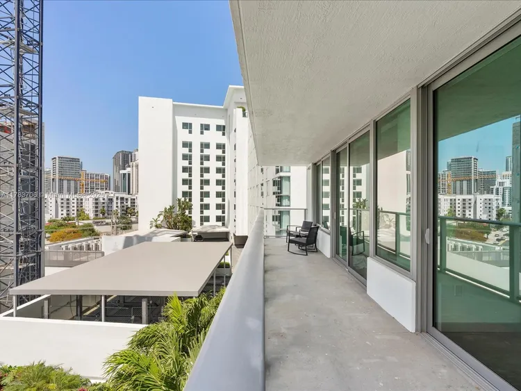 Le Parc at Brickell #714 image #30