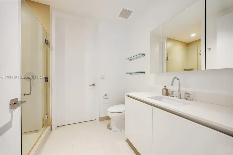 Park Grove Club Residences #1902 image #15