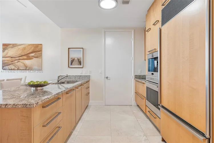 Trump Tower 3 #802 image #16