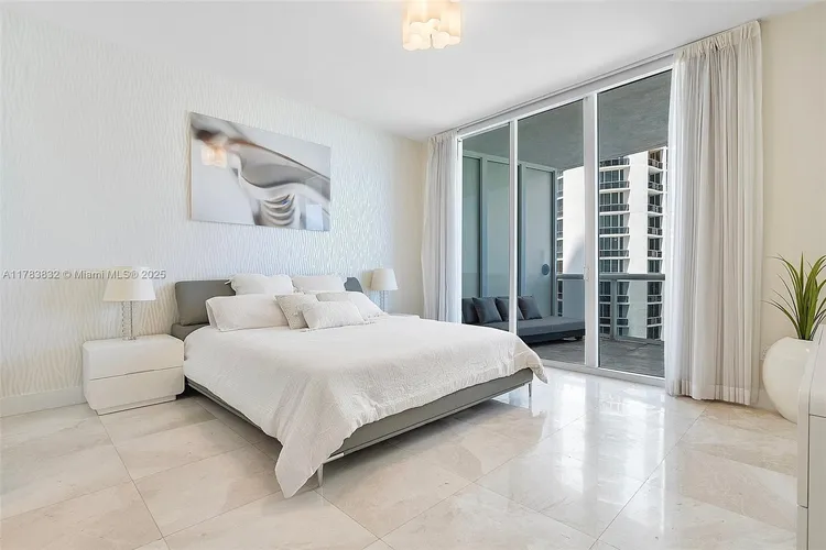 Trump Tower 3 #802 image #19