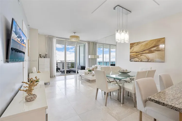 Trump Tower 3 #802 image #6