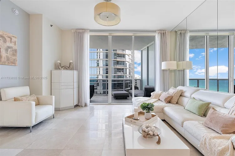 Trump Tower 3 #802 image #8