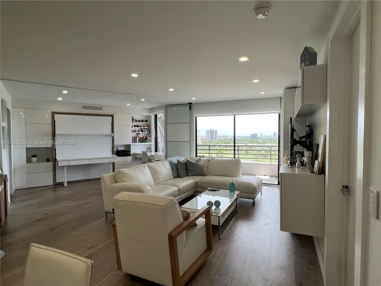 Parc Central South #1610 image #10