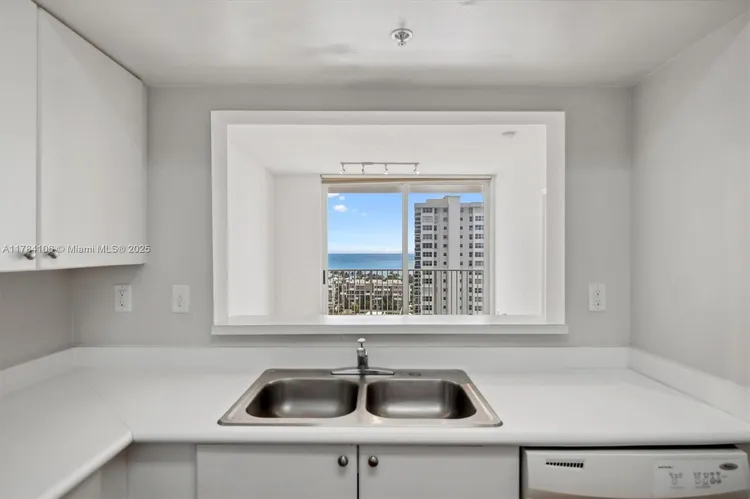 The Tides at Bridgeside Square #1407 image #7