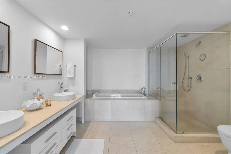 Icon Brickell I #3907 image #16