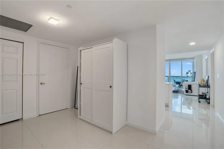 Icon Brickell I #3907 image #27