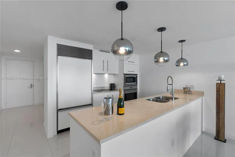 Icon Brickell I #3907 image #8