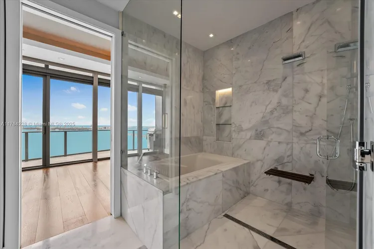 Icon Bay #4104 image #15