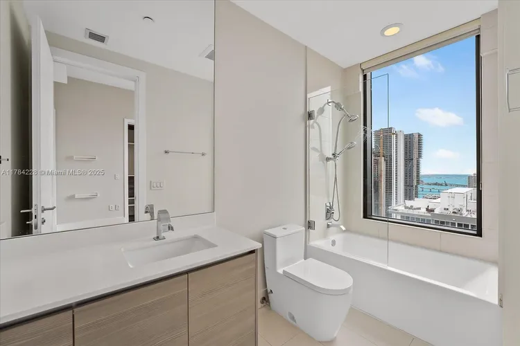 Icon Bay #4104 image #18