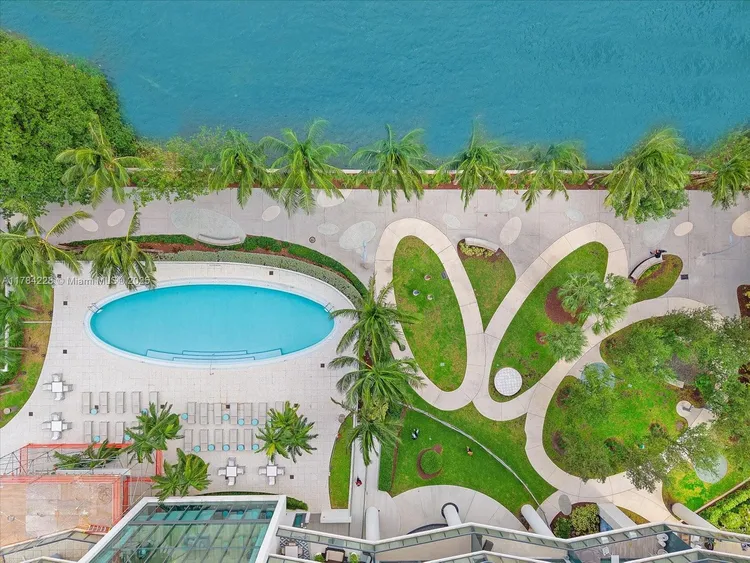 Icon Bay #4104 image #30