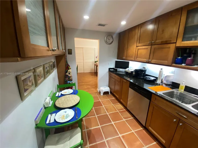 Gables Waterway Towers #805 image #16