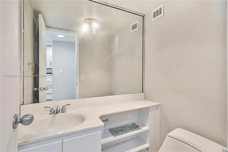 Bayview Terrace #1408 image #10