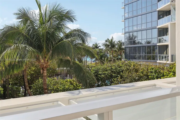 W South Beach #336 image #34