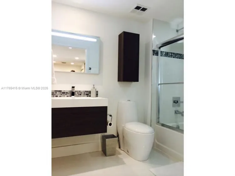 One Miami #1906 image #8