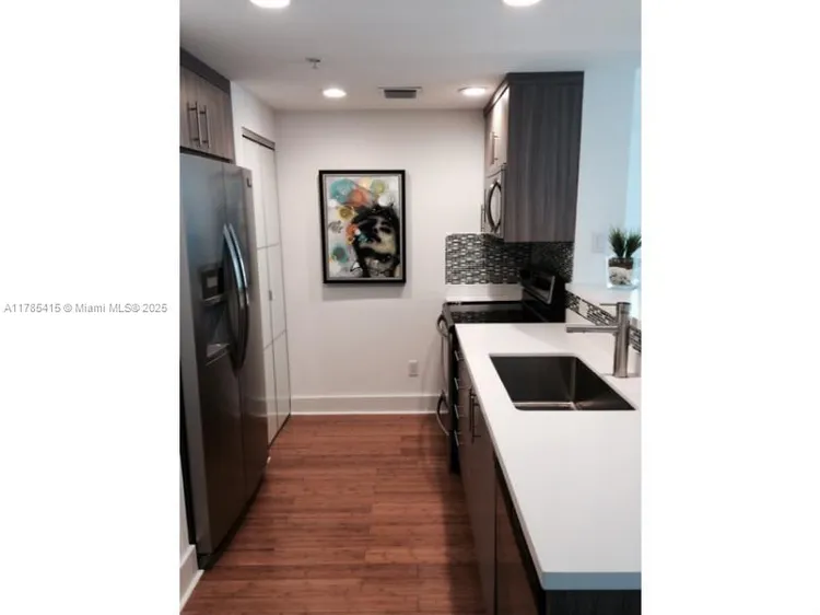 One Miami #1906 image #9