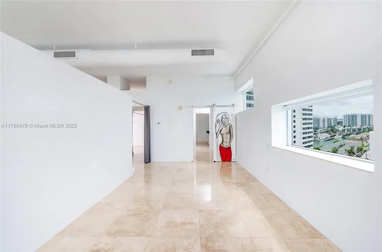 Space 01 Lofts #1101 image #14