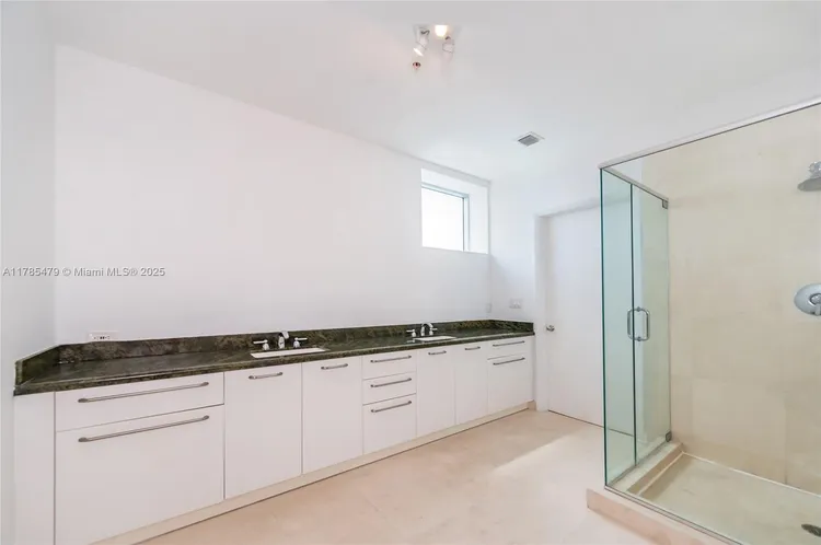 Space 01 Lofts #1101 image #20