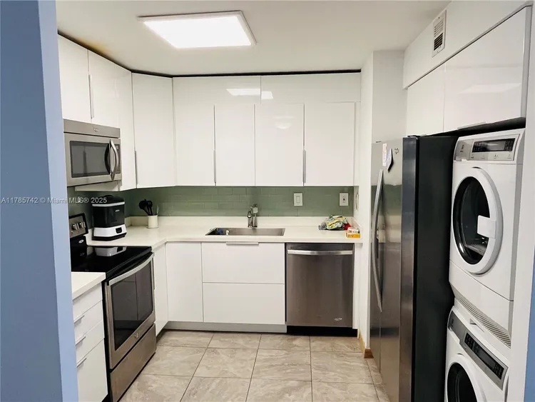 Costa Bella #811 image #7