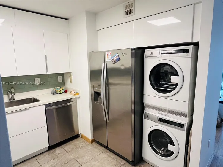 Costa Bella #811 image #9