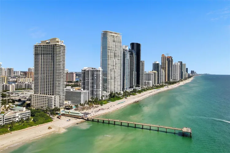 La Perla #1002 image #38