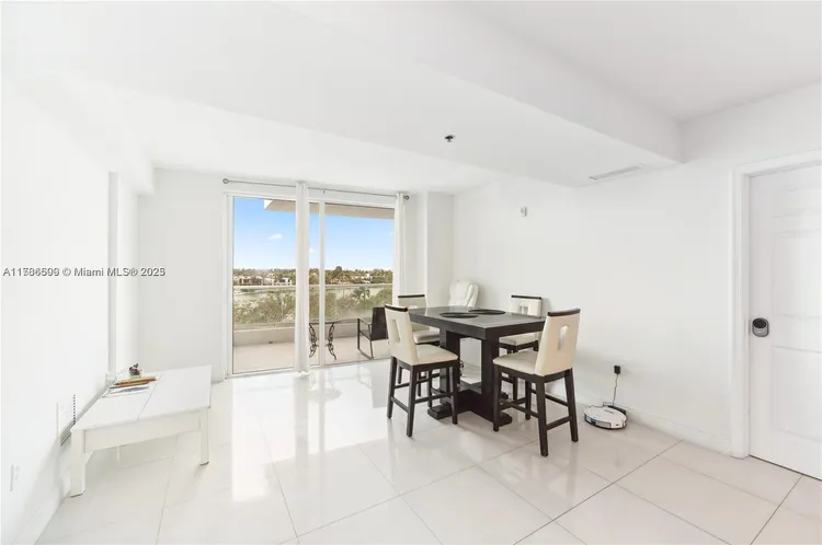 Casablanca Villas #510 image #8