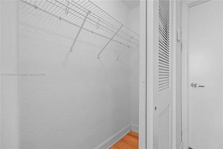 401 Blu Condo #PH101 image #24