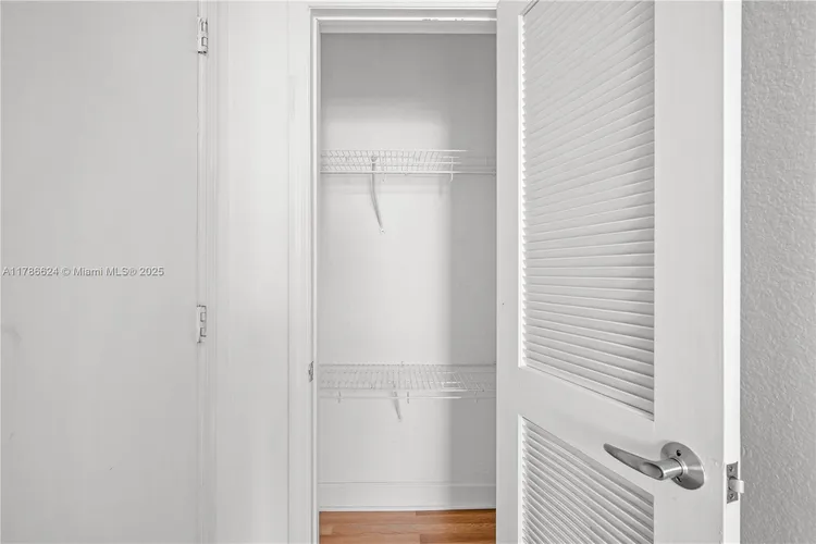 401 Blu Condo #PH101 image #25