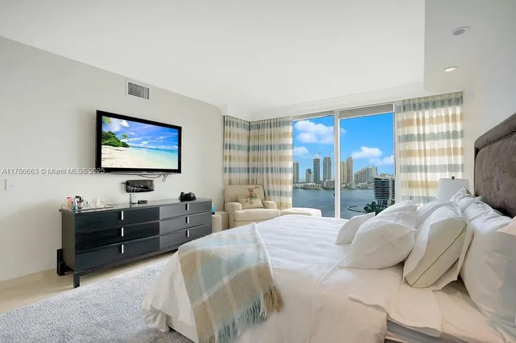 Hidden Bay #2310 image #21