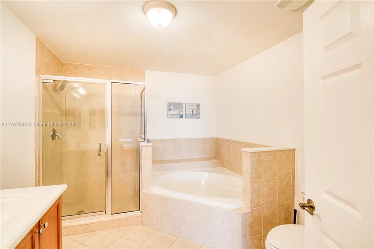 Colonnade at Dadeland #705 image #11