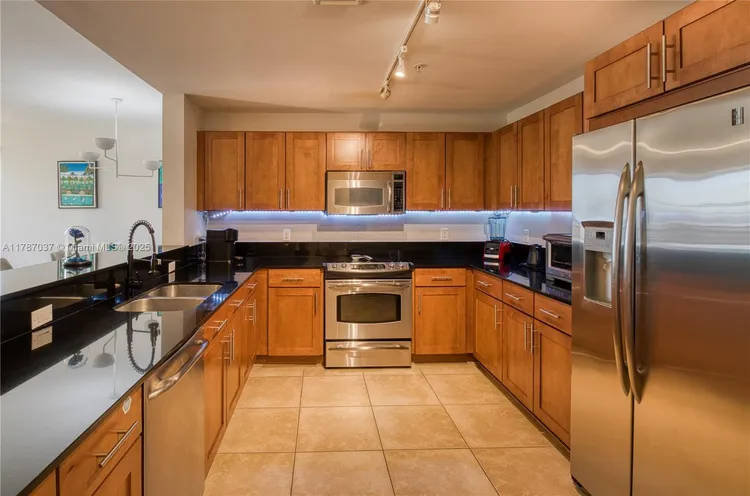 Colonnade at Dadeland #705 image #15