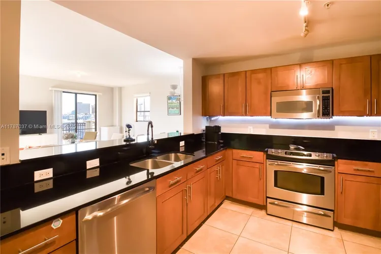 Colonnade at Dadeland #705 image #16