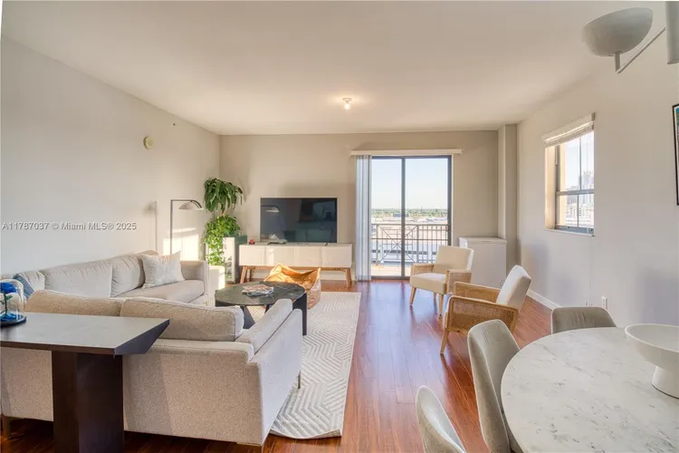 Colonnade at Dadeland #705 image #7