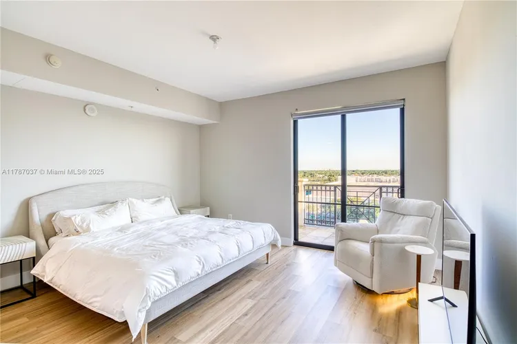 Colonnade at Dadeland #705 image #8