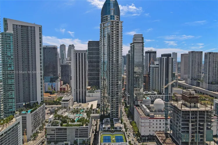 Paramount Miami Worldcenter #4502 image #13