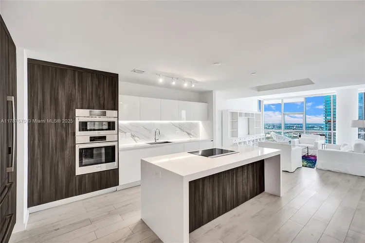 Paramount Miami Worldcenter #4502 image #15