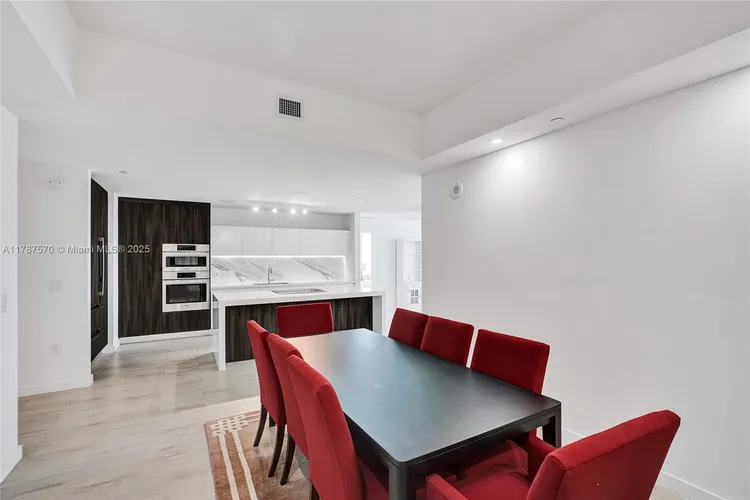 Paramount Miami Worldcenter #4502 image #17