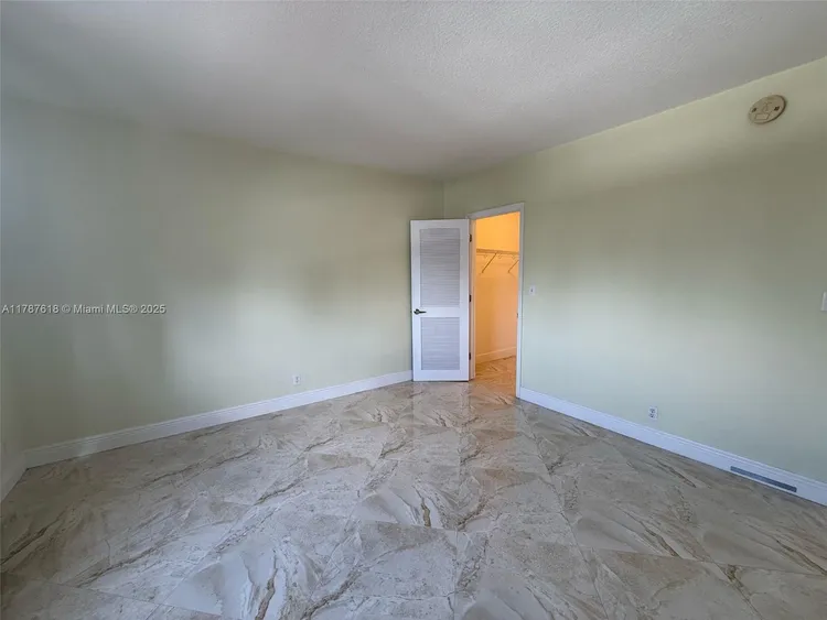 401 Blu Condo #700 image #14
