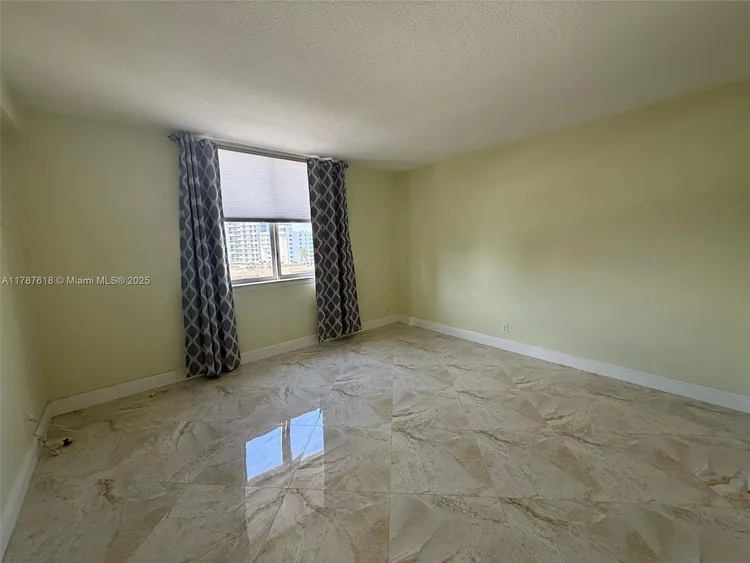 401 Blu Condo #700 image #16