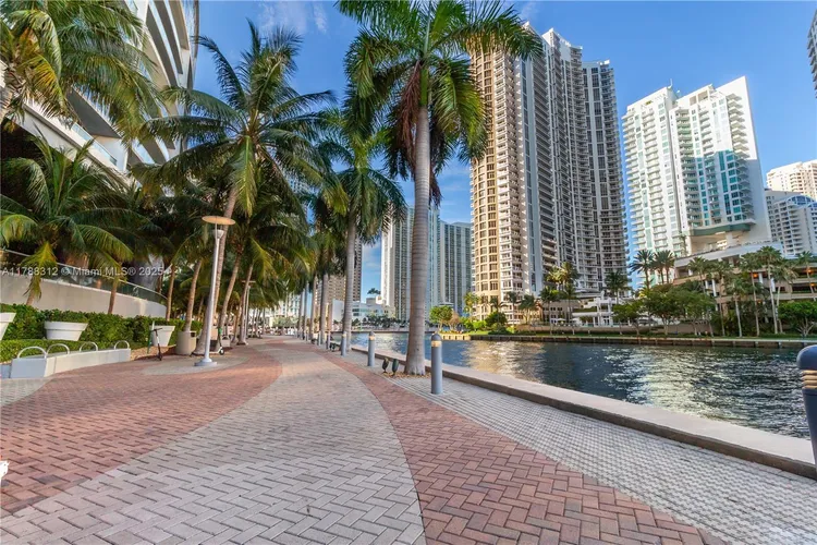 Icon Brickell III (W Miami) #3508 image #58