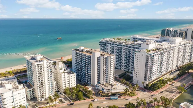 The Riviera Condo #1602 image #25