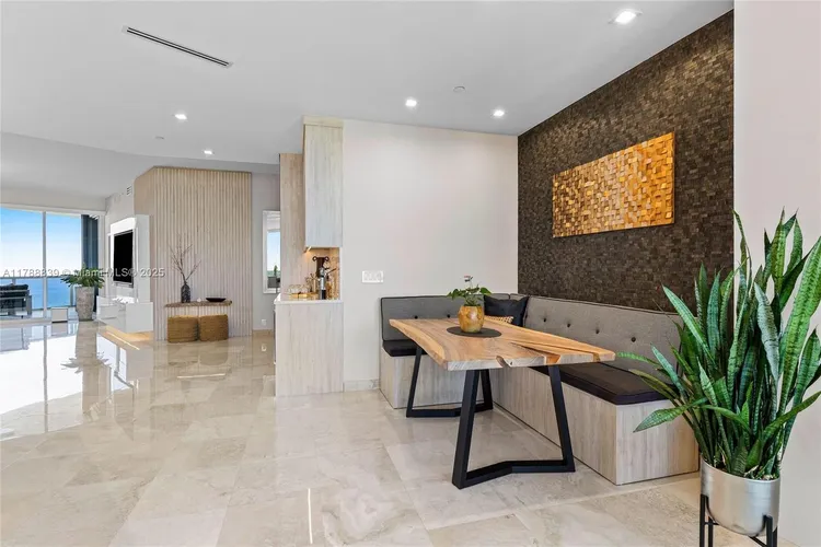 L'Hermitage South Tower #2603 image #10