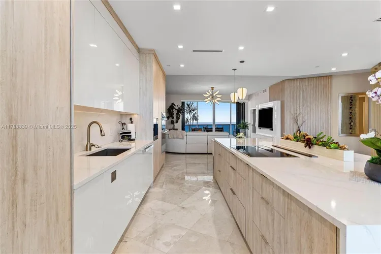 L'Hermitage South Tower #2603 image #12