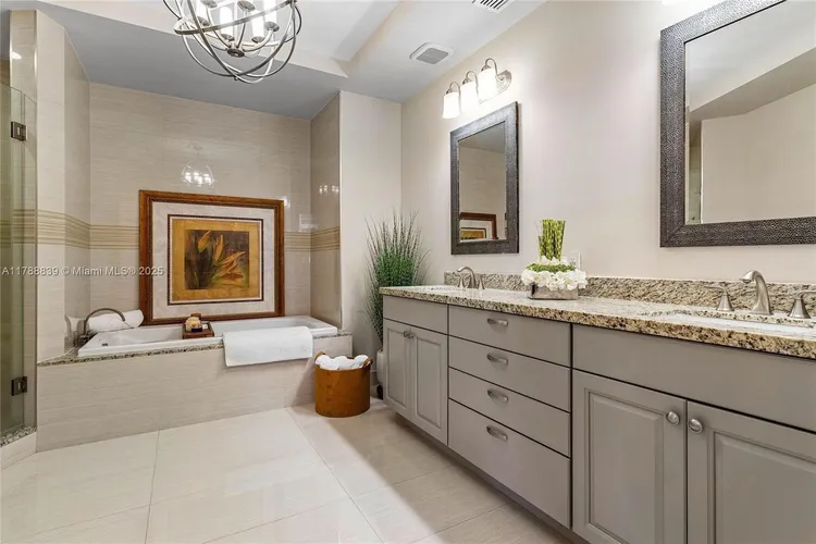 L'Hermitage South Tower #2603 image #23