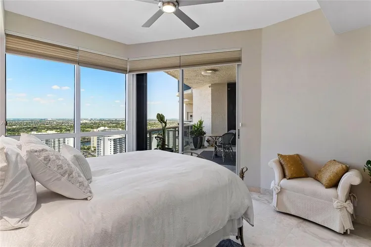 L'Hermitage South Tower #2603 image #28