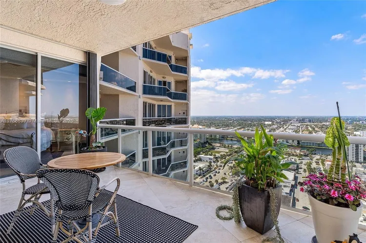 L'Hermitage South Tower #2603 image #51