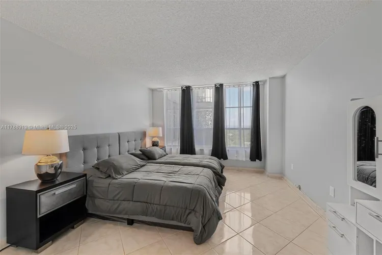 Tower 41 #1407 image #10