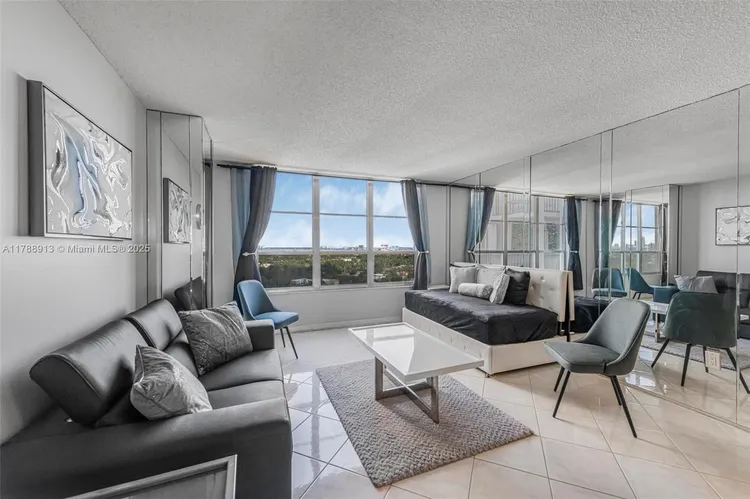 Tower 41 #1407 image #8